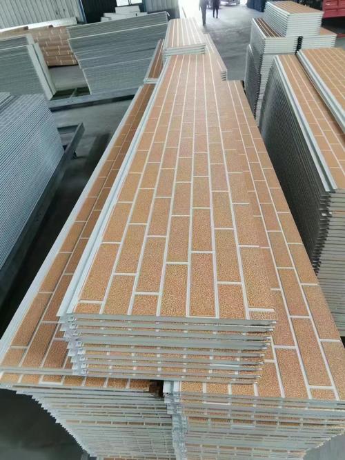 金屬雕花板外墻保溫裝 飾一體板新型材料環保建材發泡聚氨酯室外 - 基